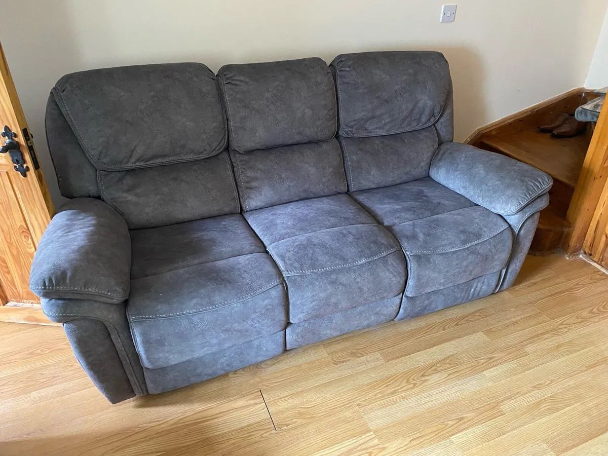 Couch - Image 2
