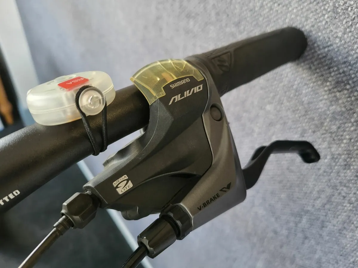 Hybrid bike (guarantee) - Image 2