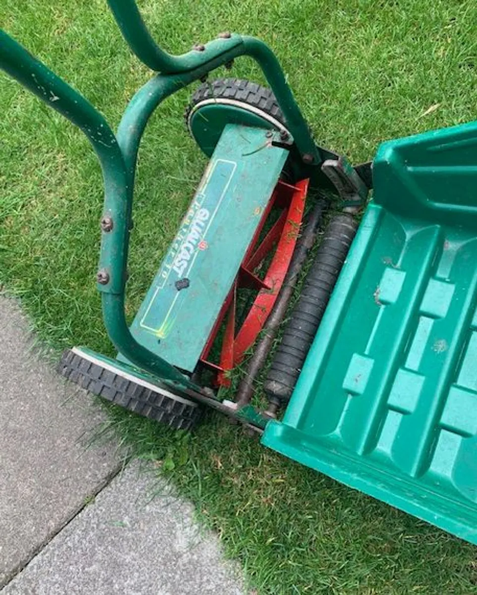 Qualcast Lawnmower - Image 4