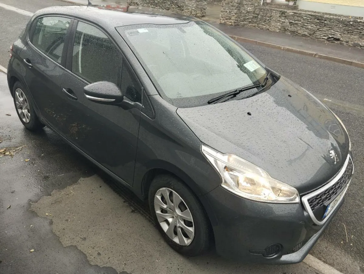 Peugeot 208 - Image 1
