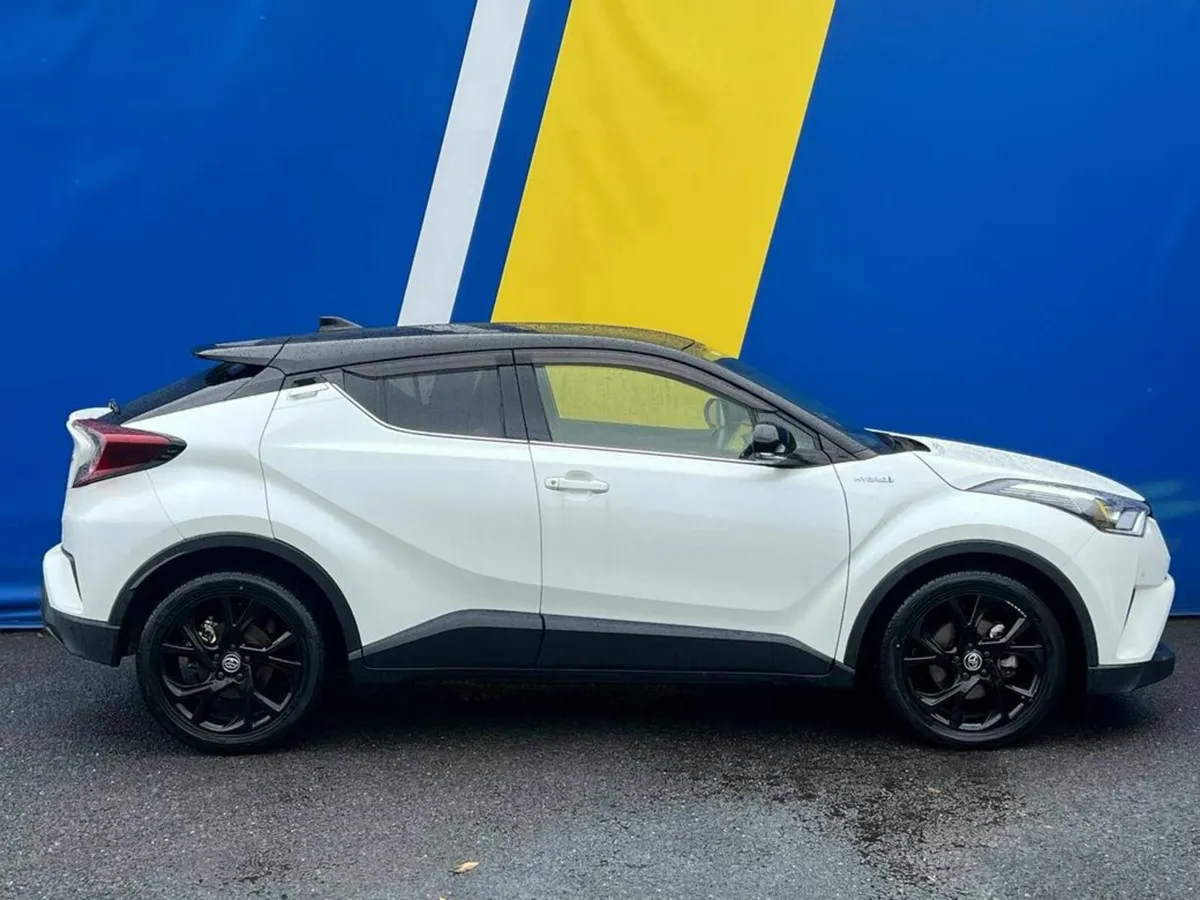 Toyota C-HR 1.8 HYBRID AUTO // 2 YEAR NCT // 18" A - Image 2