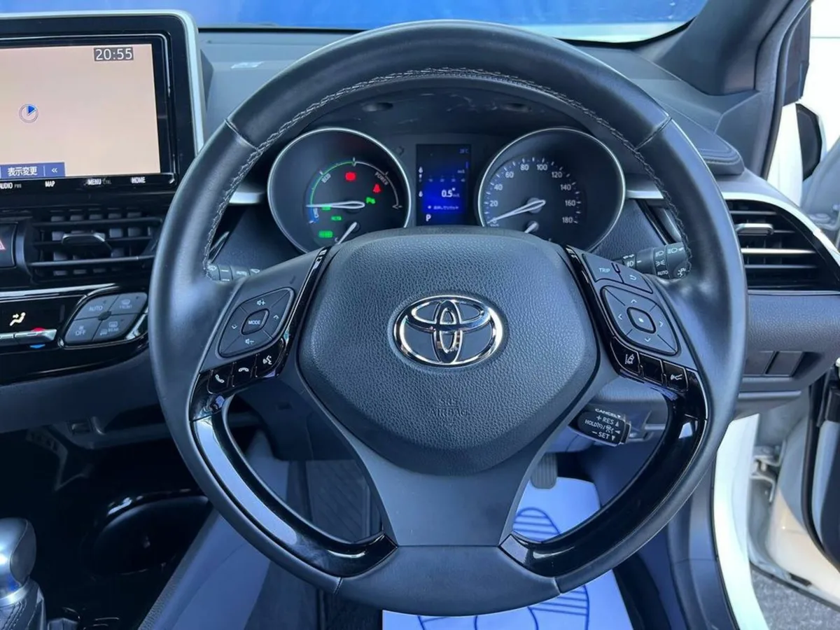 Toyota C-HR 1.8 HYBRID AUTO // 2 YEAR NCT // 18" A - Image 4