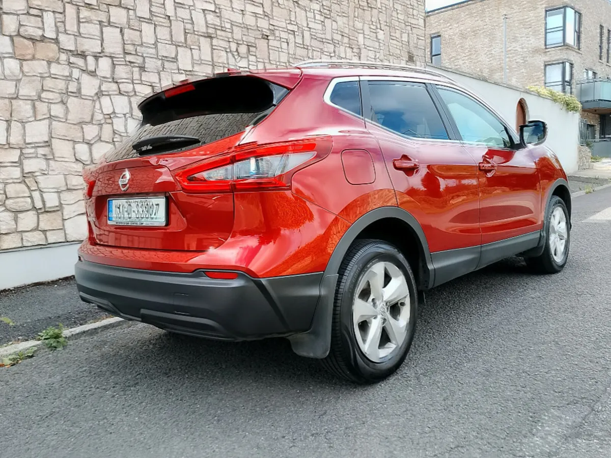 Nissan Qashqai 1.5 SV Pan Sunroof 18 4DR - Image 2