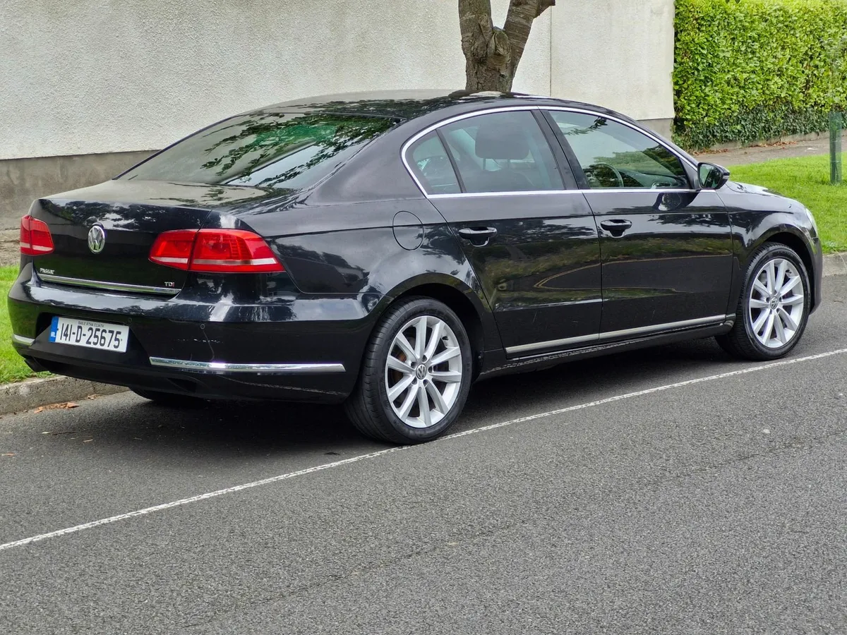 Volkswagen Passat Highline 1.6 TDI - Low Mileage - Image 3