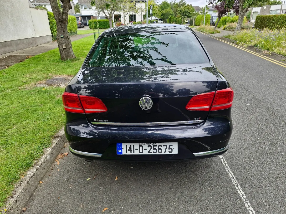 Volkswagen Passat Highline 1.6 TDI - Low Mileage - Image 4