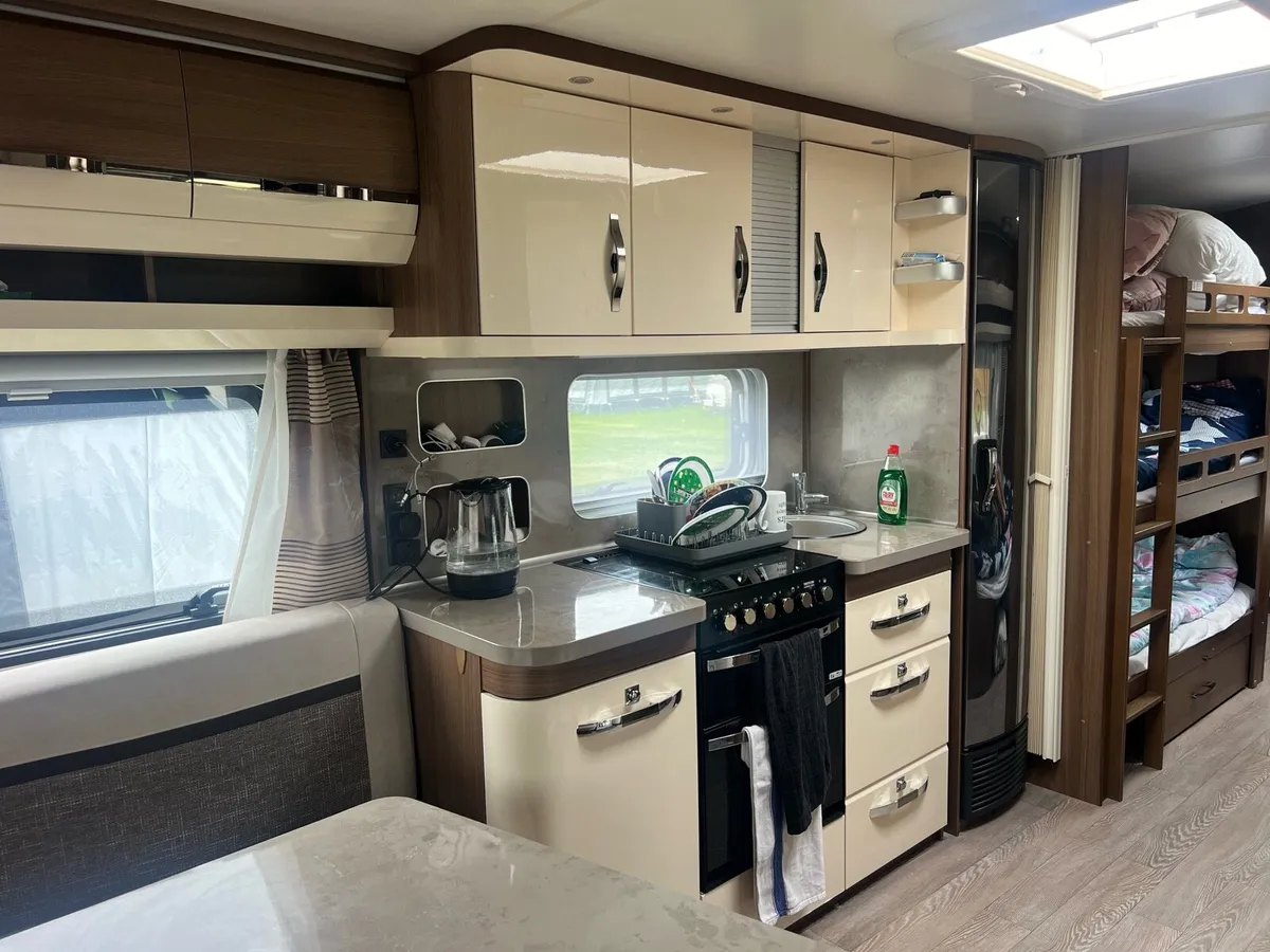 Hobby 720 UKFE 8 Berth & Awning - Image 4