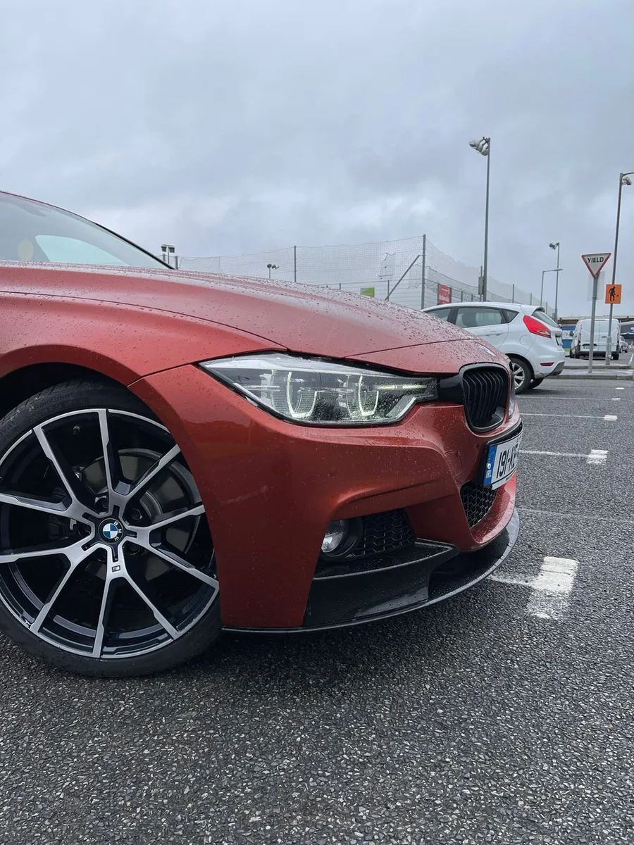 BMW 3-Series 2019 M Sport Automatic Low mls - Image 3