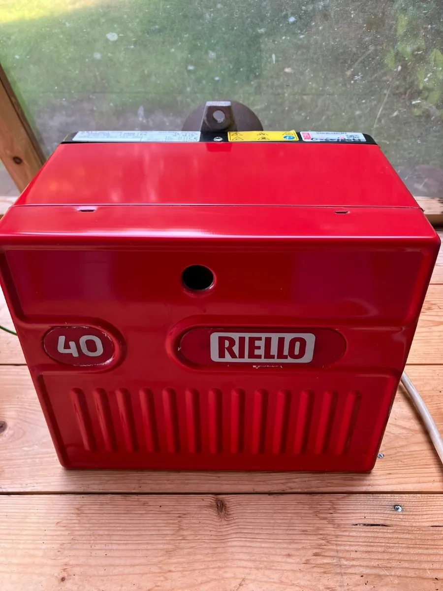 Riello 40 G3B Oil Burner - Image 1