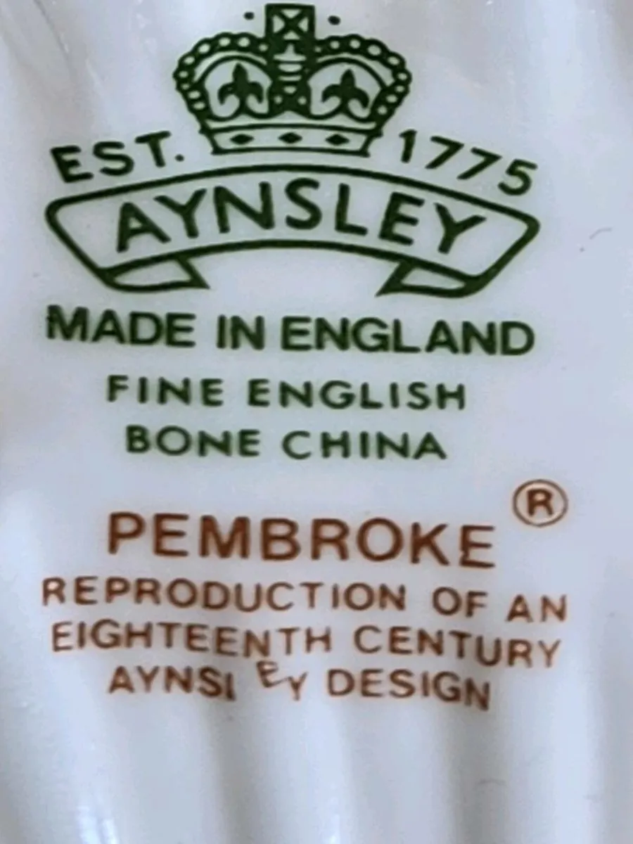 22 piece Aynsley Pembroke fine bone China set - Image 2
