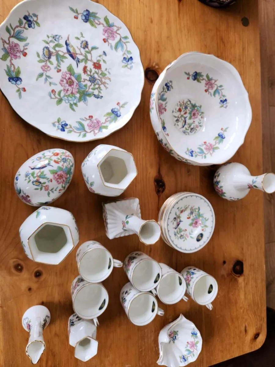 22 piece Aynsley Pembroke fine bone China set - Image 3