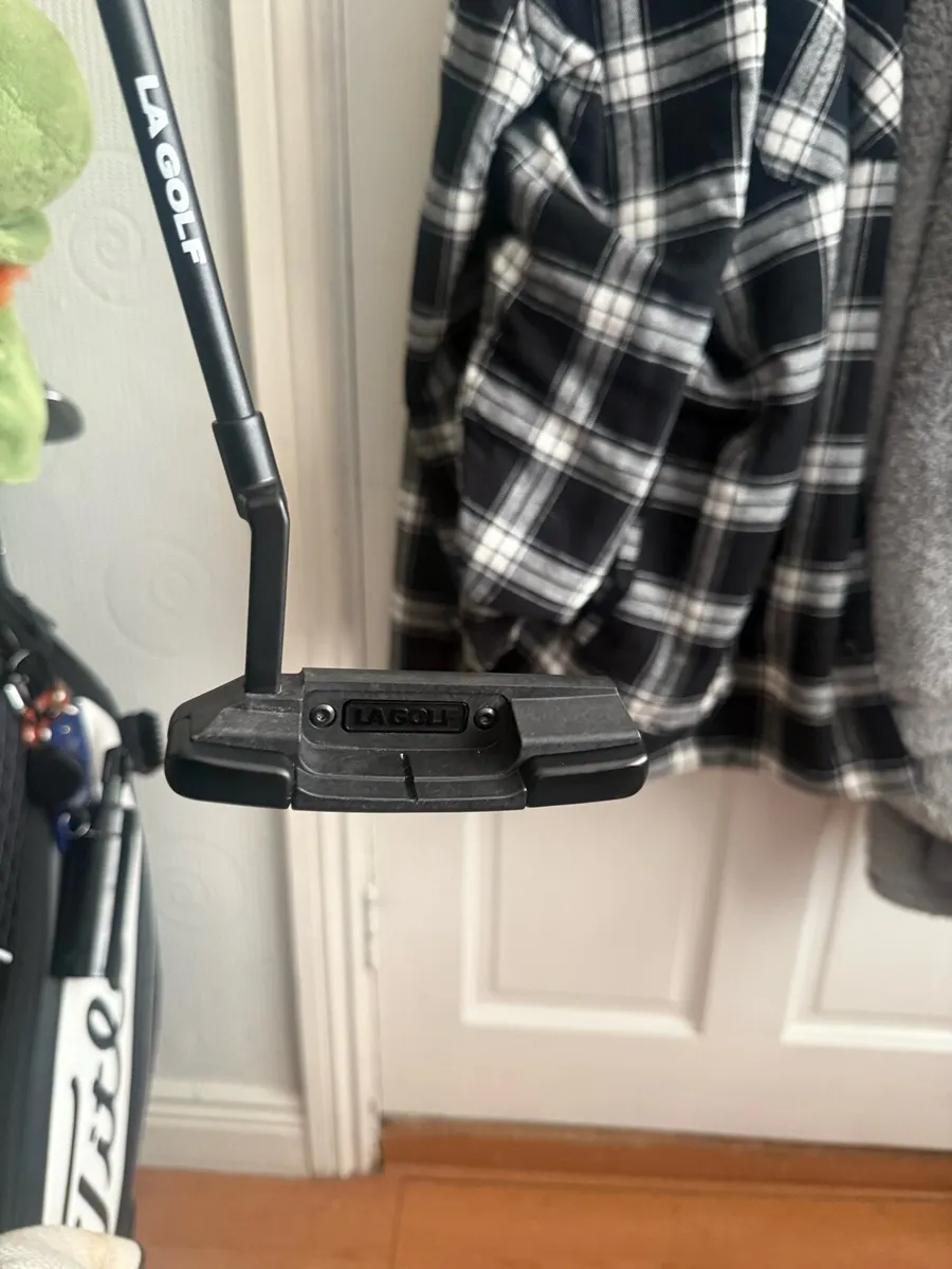 LA Golf Bel Air 34” Putter - Image 1