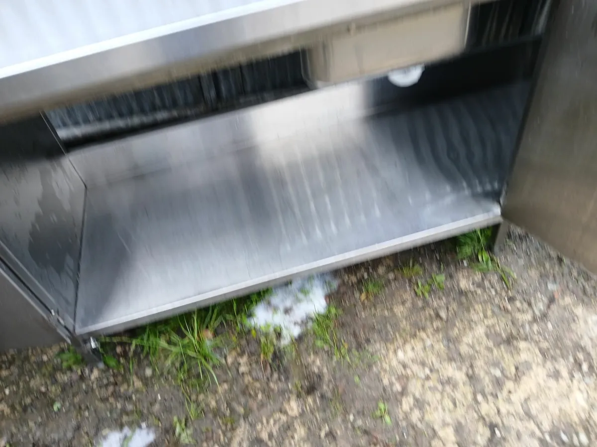 Stainlesd steel cabbinet/sink unit delivered - Image 4