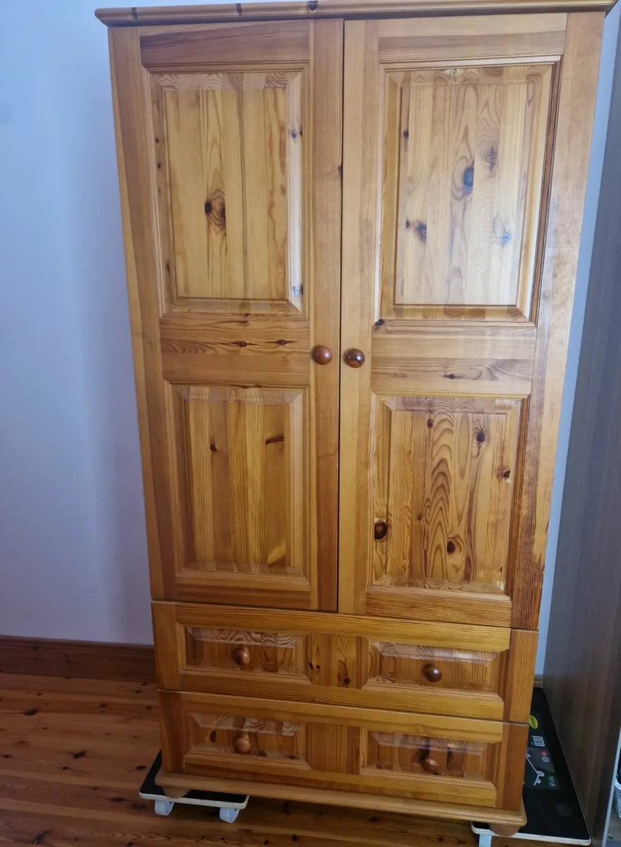 Wardrobe solid Pine - Image 2
