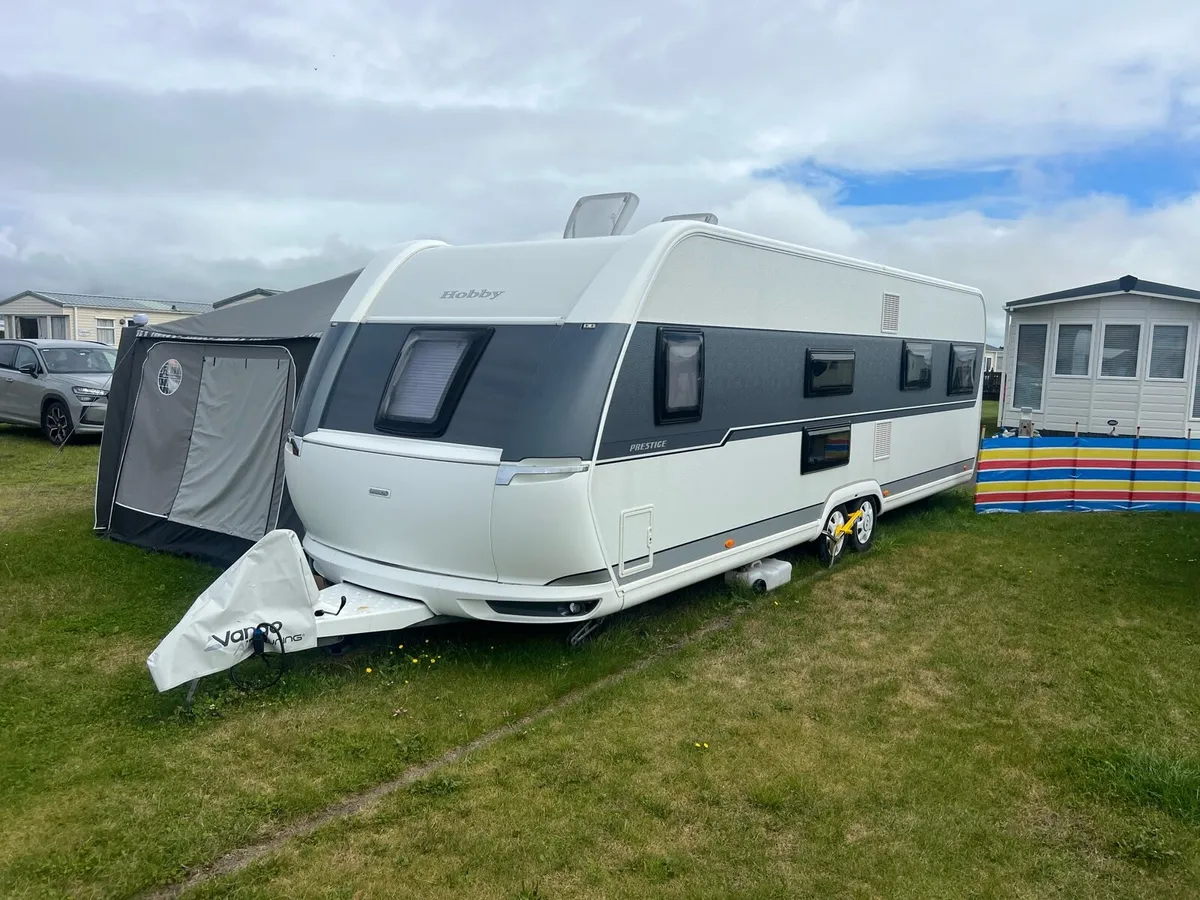 Hobby 720 UKFE 8 Berth & Awning - Image 1