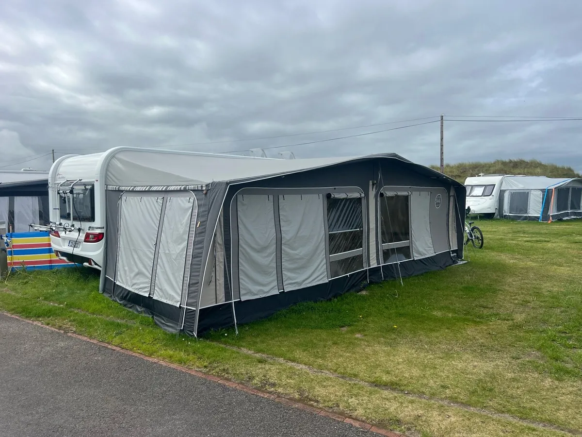 Hobby 720 UKFE 8 Berth & Awning - Image 2