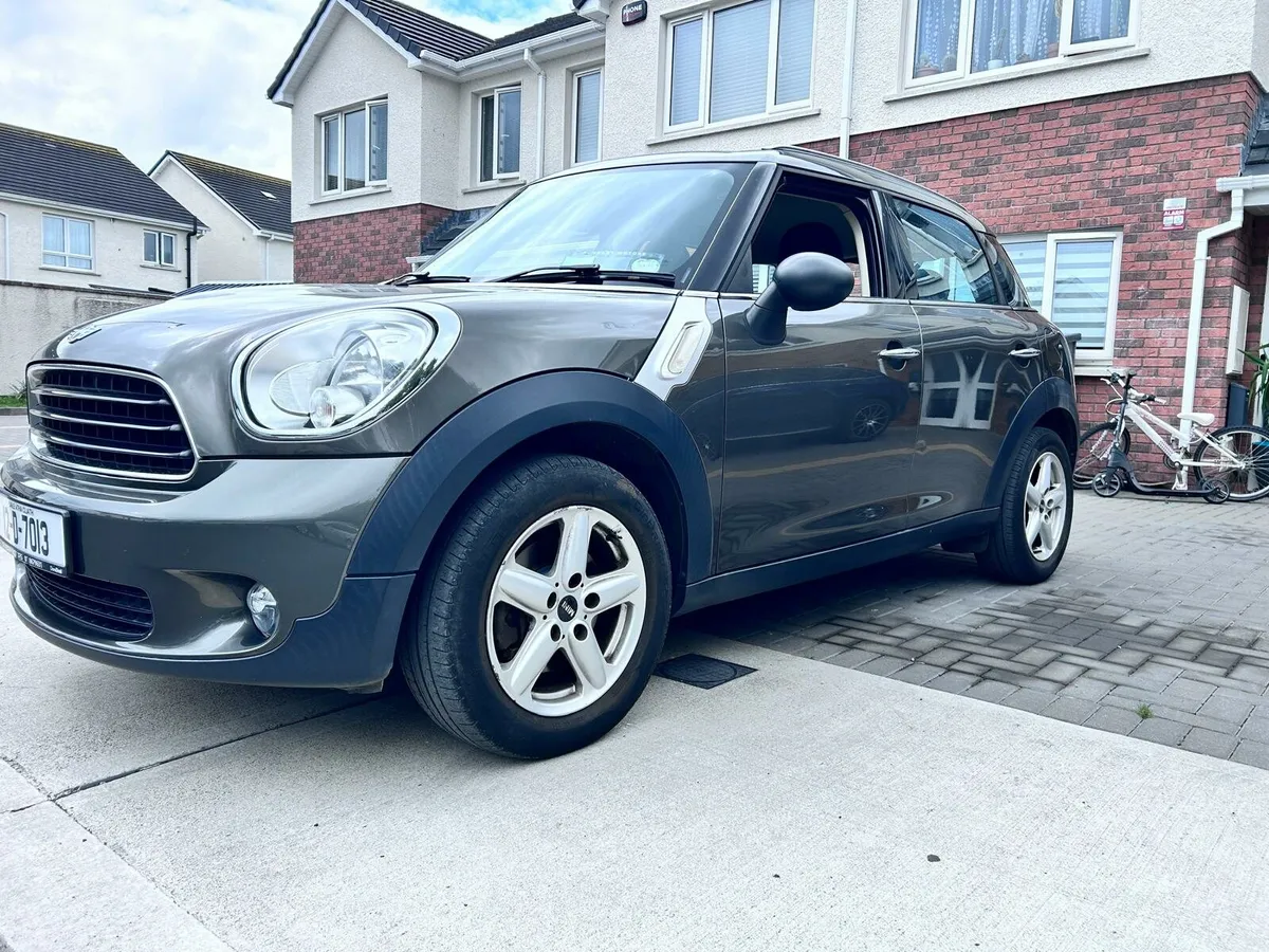 Mini countryman low milage - Image 2