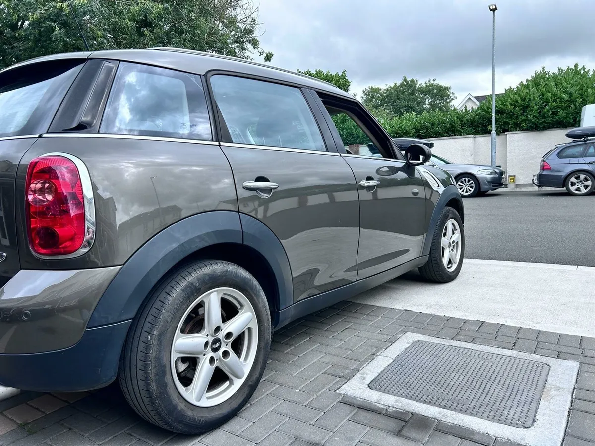 Mini countryman low milage - Image 3