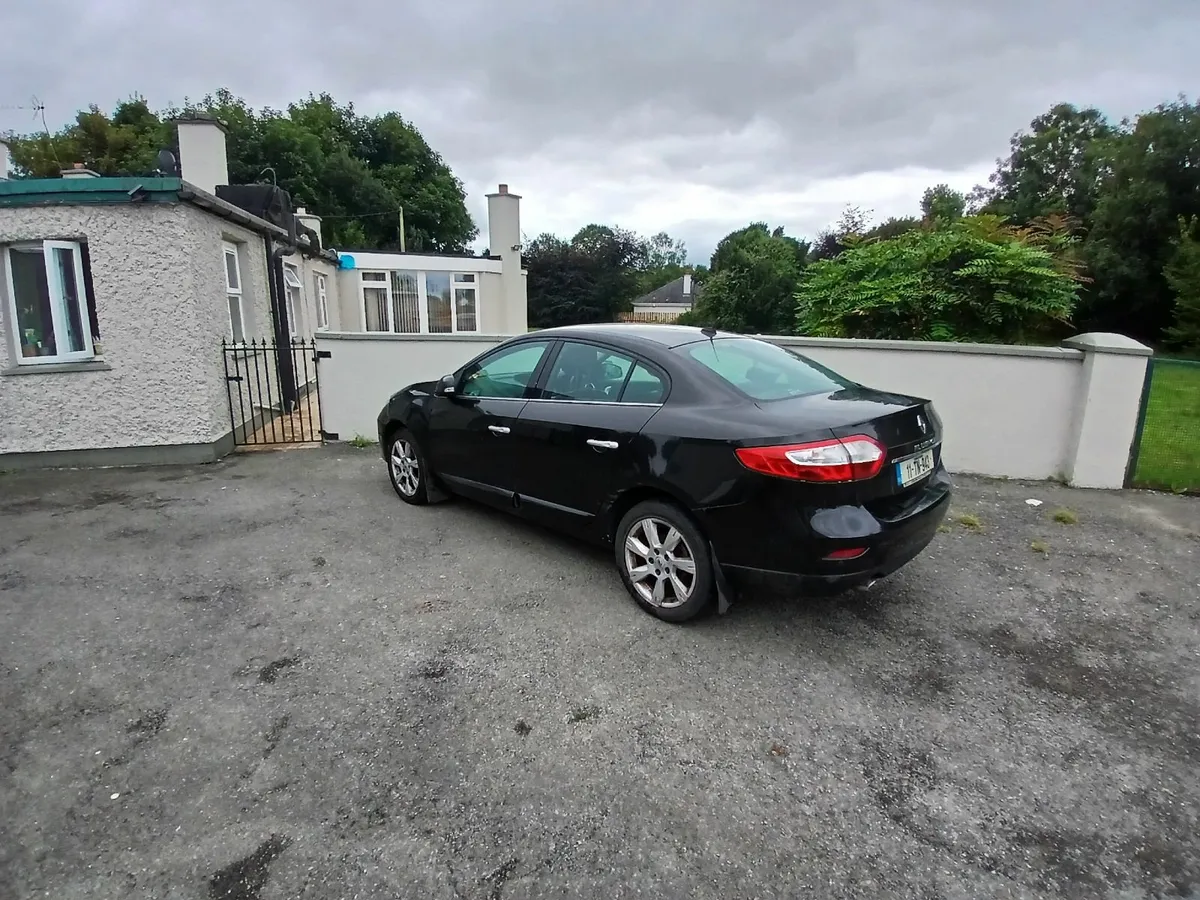 Renault Fluence 2011 - Image 2