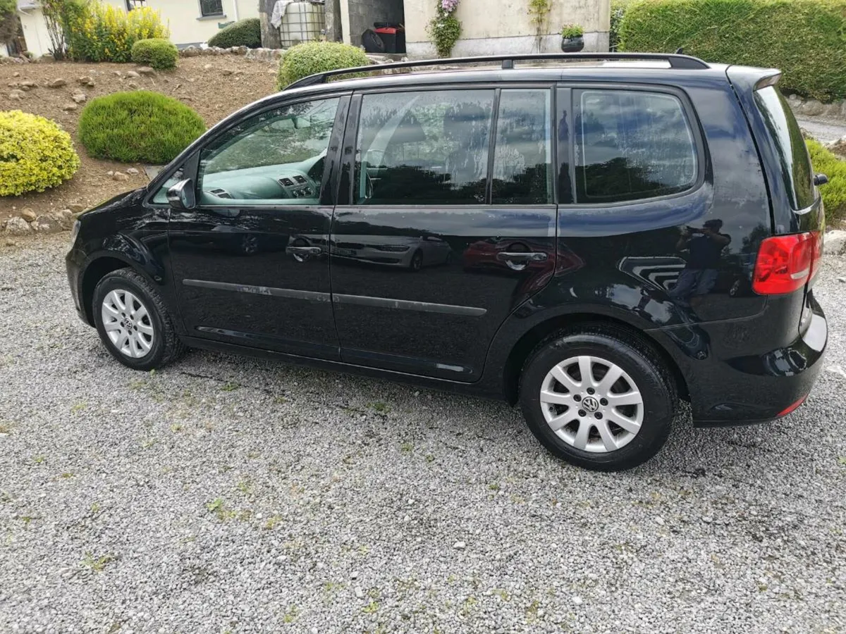 141 VW Touran Auto - Image 2