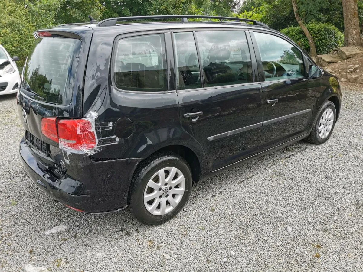 141 VW Touran Auto - Image 4