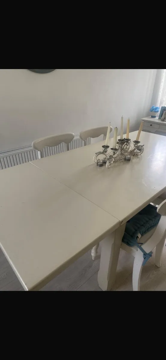 Kitchen table and chairs - Image 2