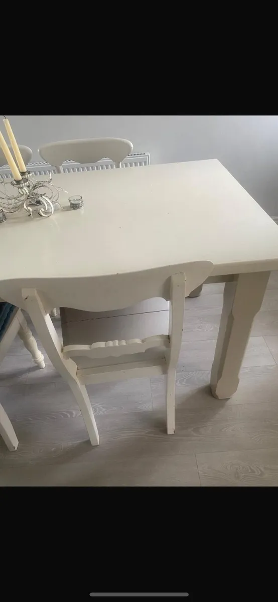 Kitchen table and chairs - Image 3