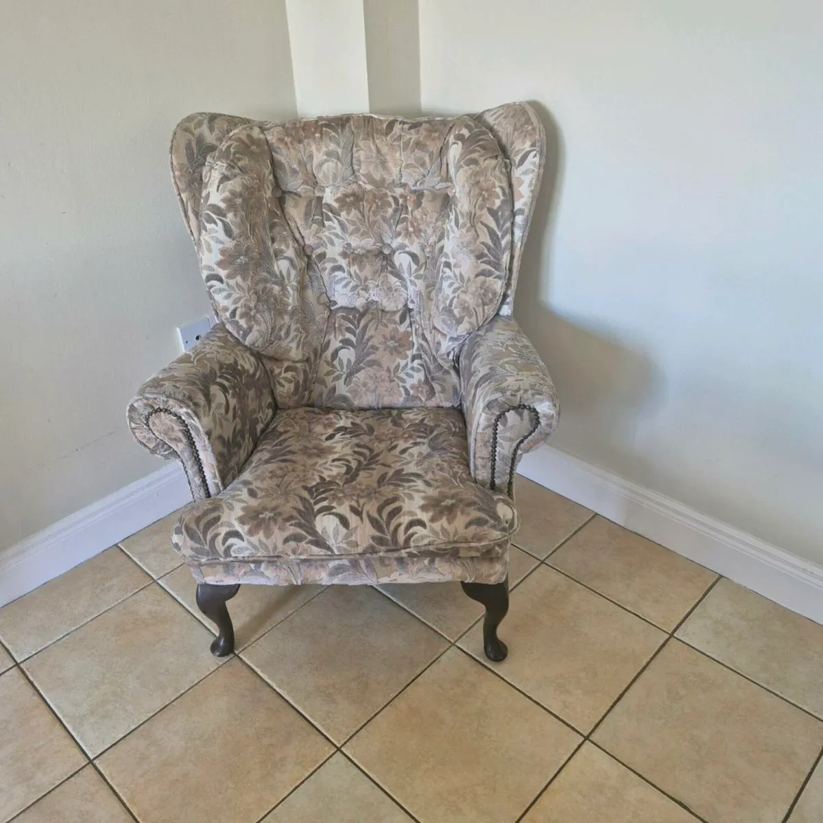 Antique armchair - Image 1