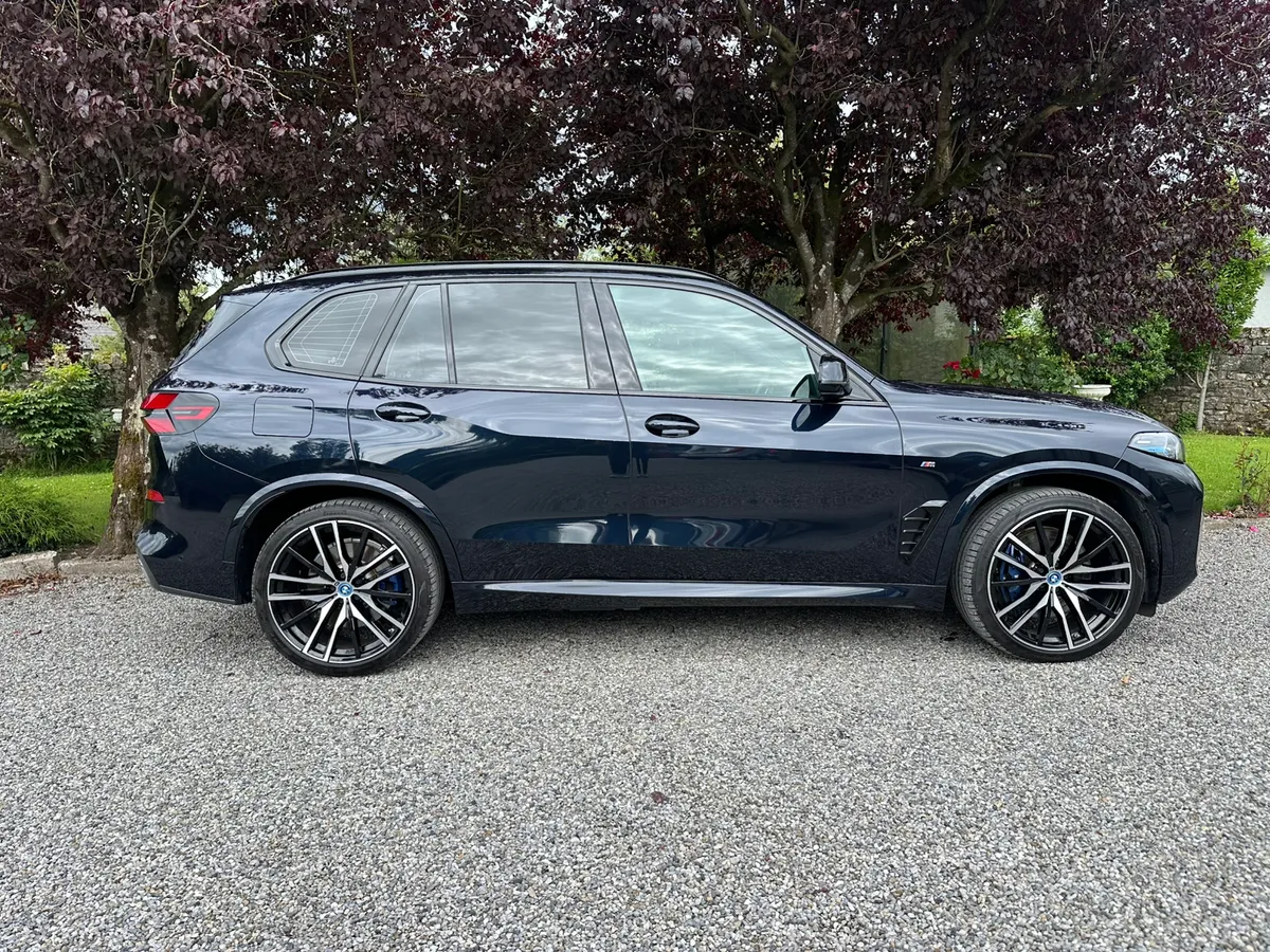 BMW X5 M-Sport 50e X-Drive 22's - Image 3