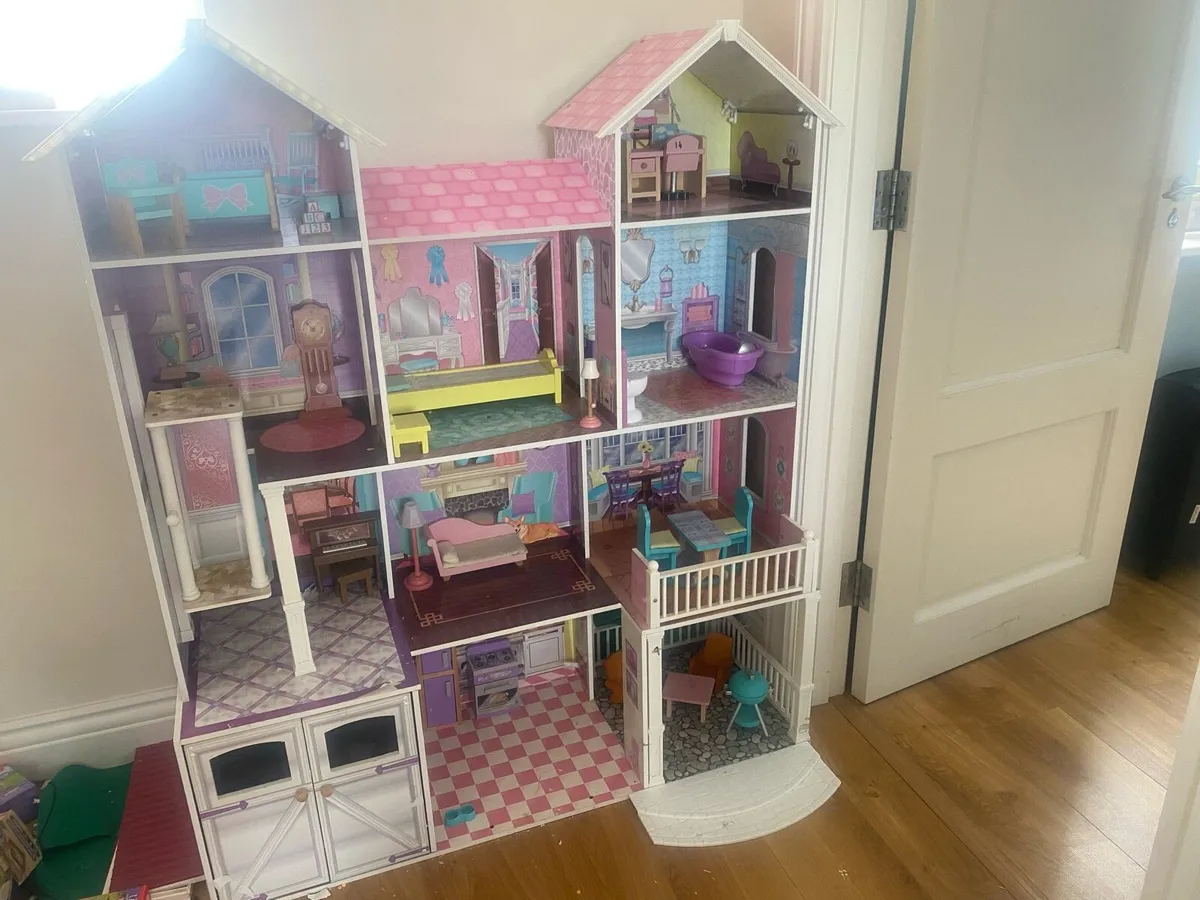 Large doll house - Image 3