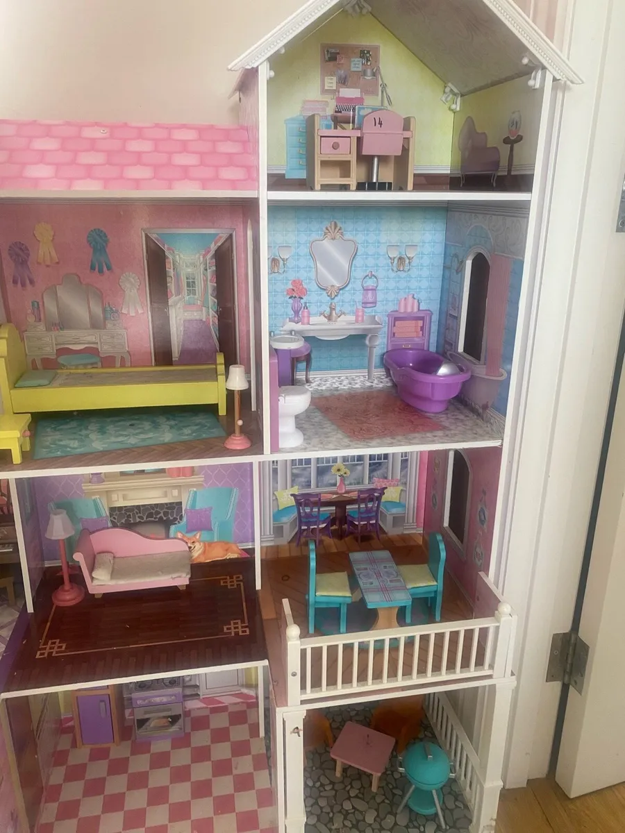 Large doll house - Image 4