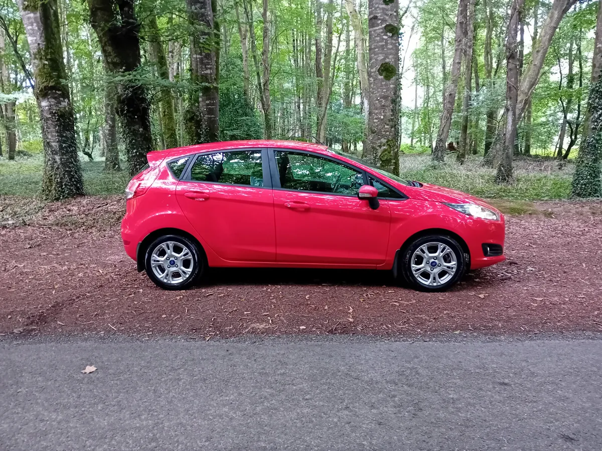 151 FORD FIESTA  1.2 i ZETEC ONLY 135 KLMS - Image 4