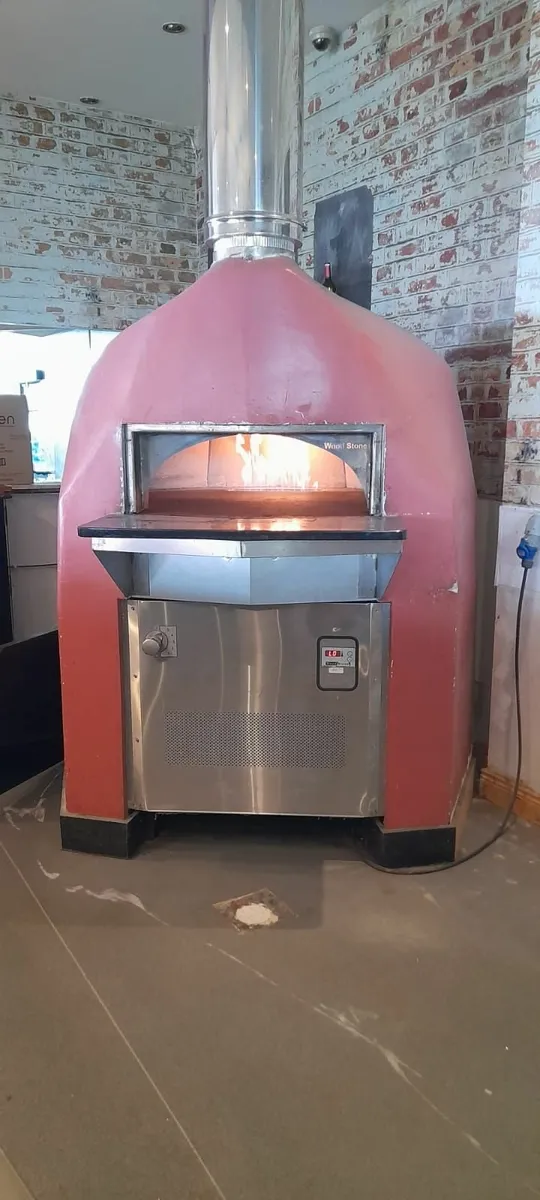 Commercial Pizza Oven - Image 1