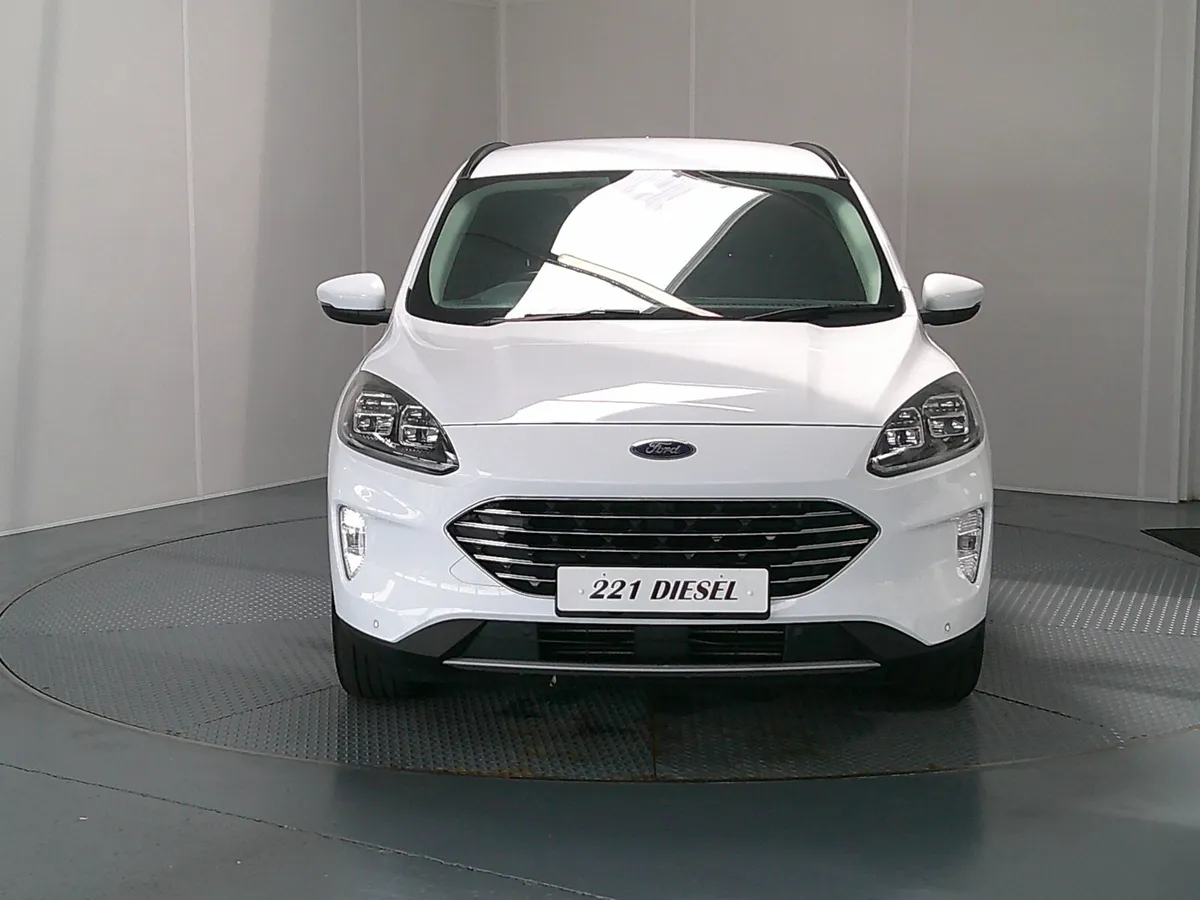 Ford Kuga 2022 - Image 2