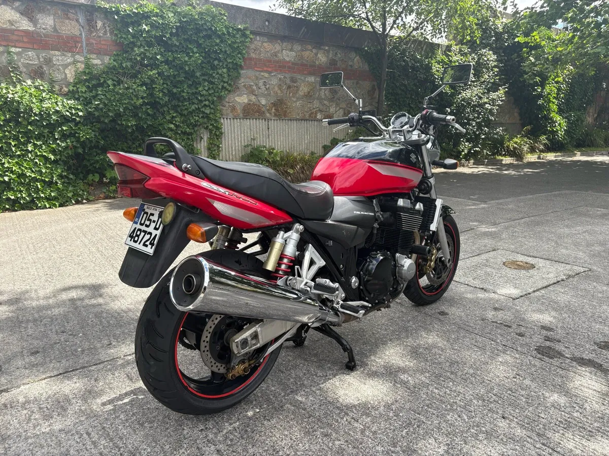 Suzuki GSX 1400 - Image 3