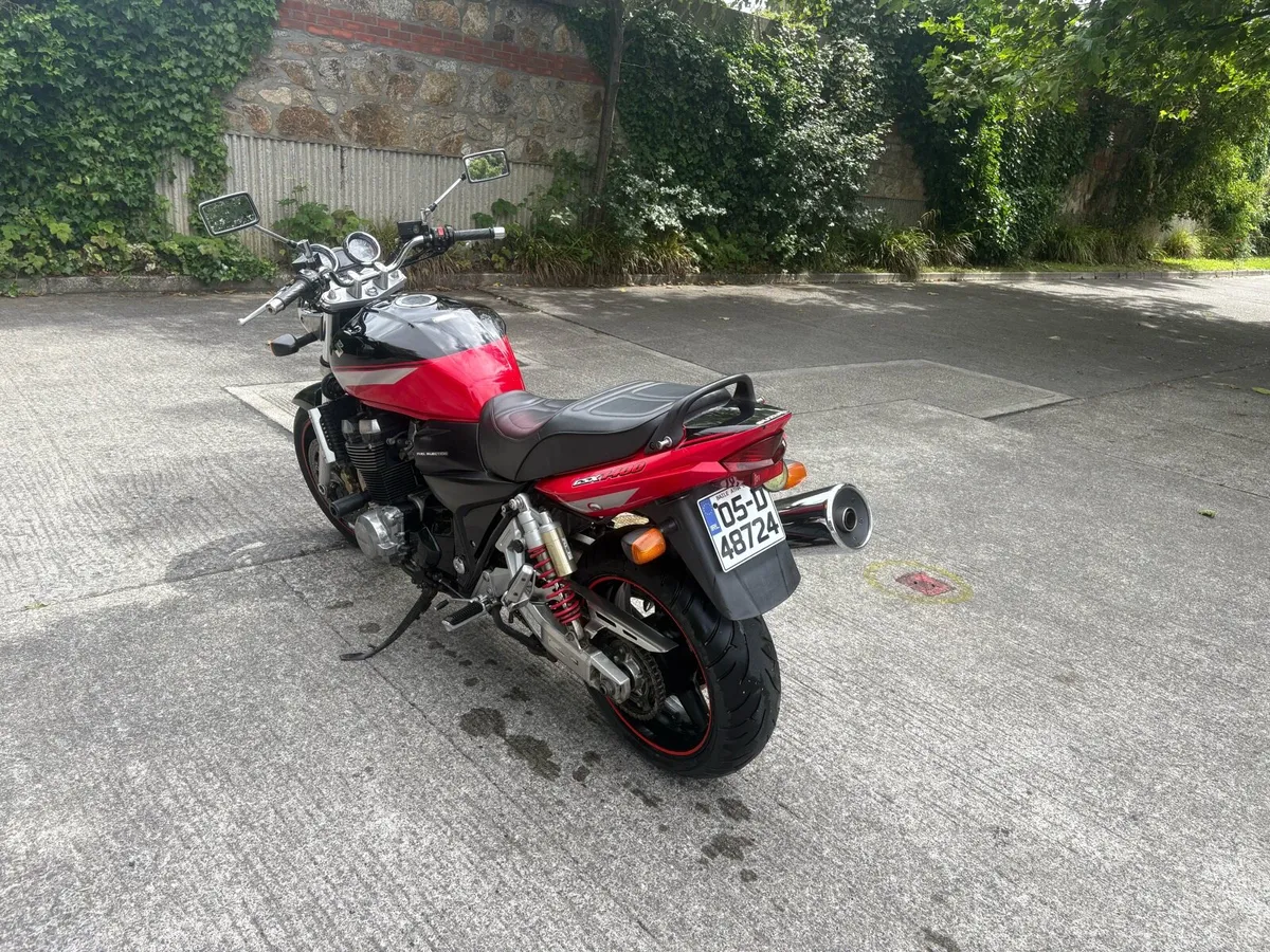 Suzuki GSX 1400 - Image 4