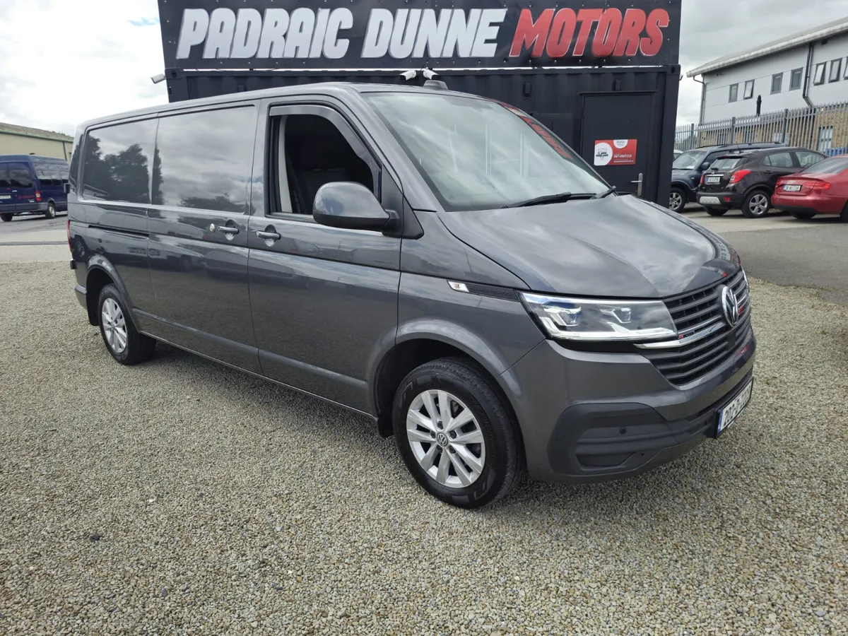 202 VW Transporter Highline DSG 4Motion - Image 2