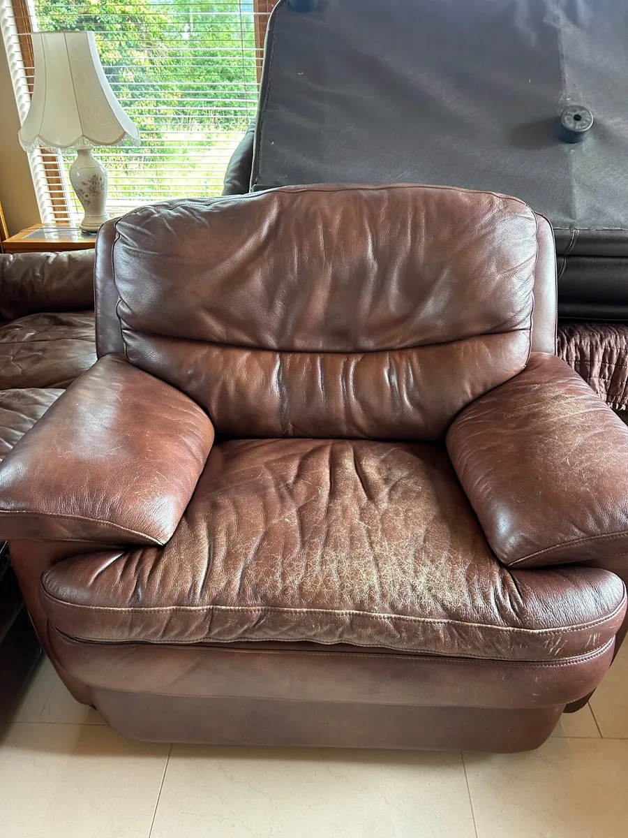 Suite of Furniture - Image 4