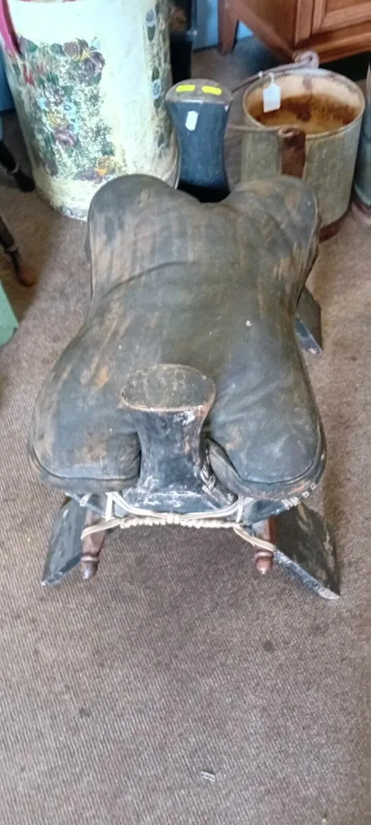Original Early 20th Century Camel Saddle - Image 3