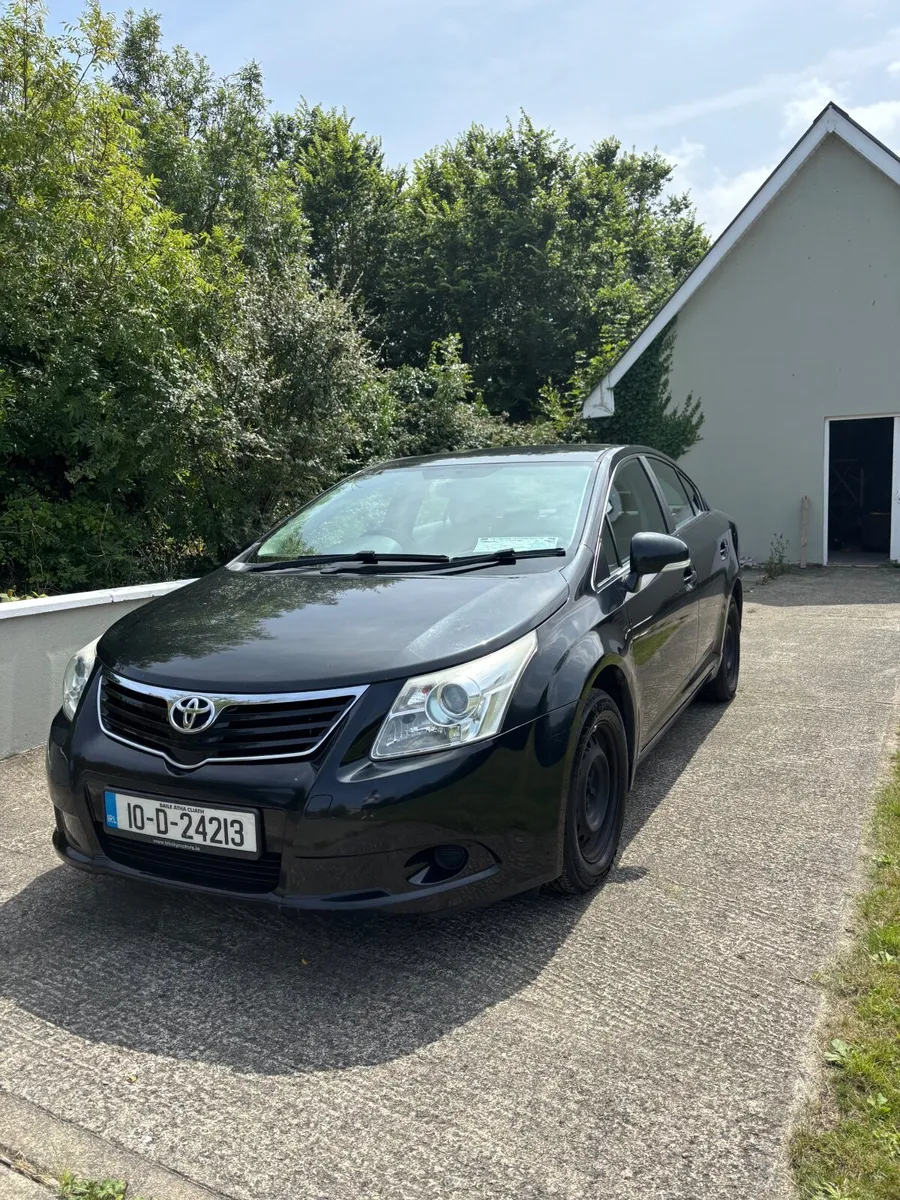 Toyota Avensis 2010 - Image 1
