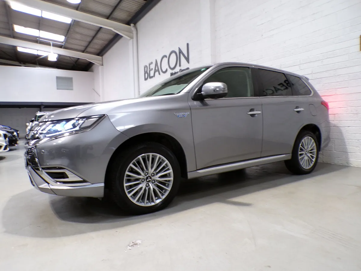 *45,000 MILES*2.4 AUTO HYBRID PLUG-IN*4X4*MITSUBIS - Image 4