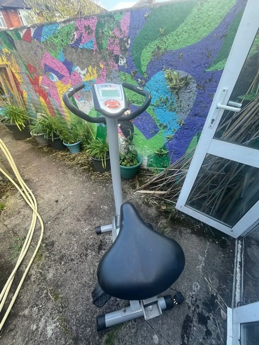 Exercise bike - Image 2