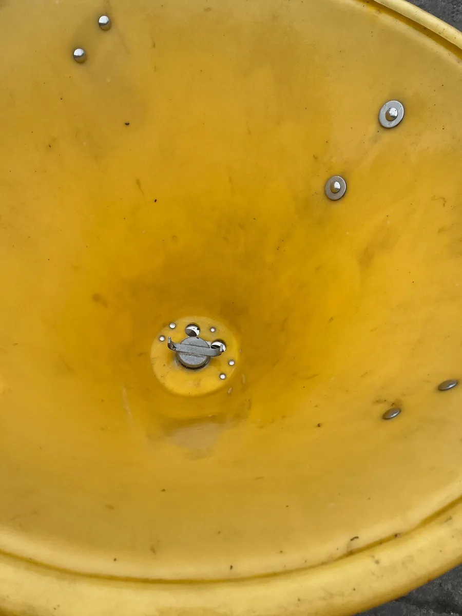 Quad/ATV Fertilser Spreaders - Image 2