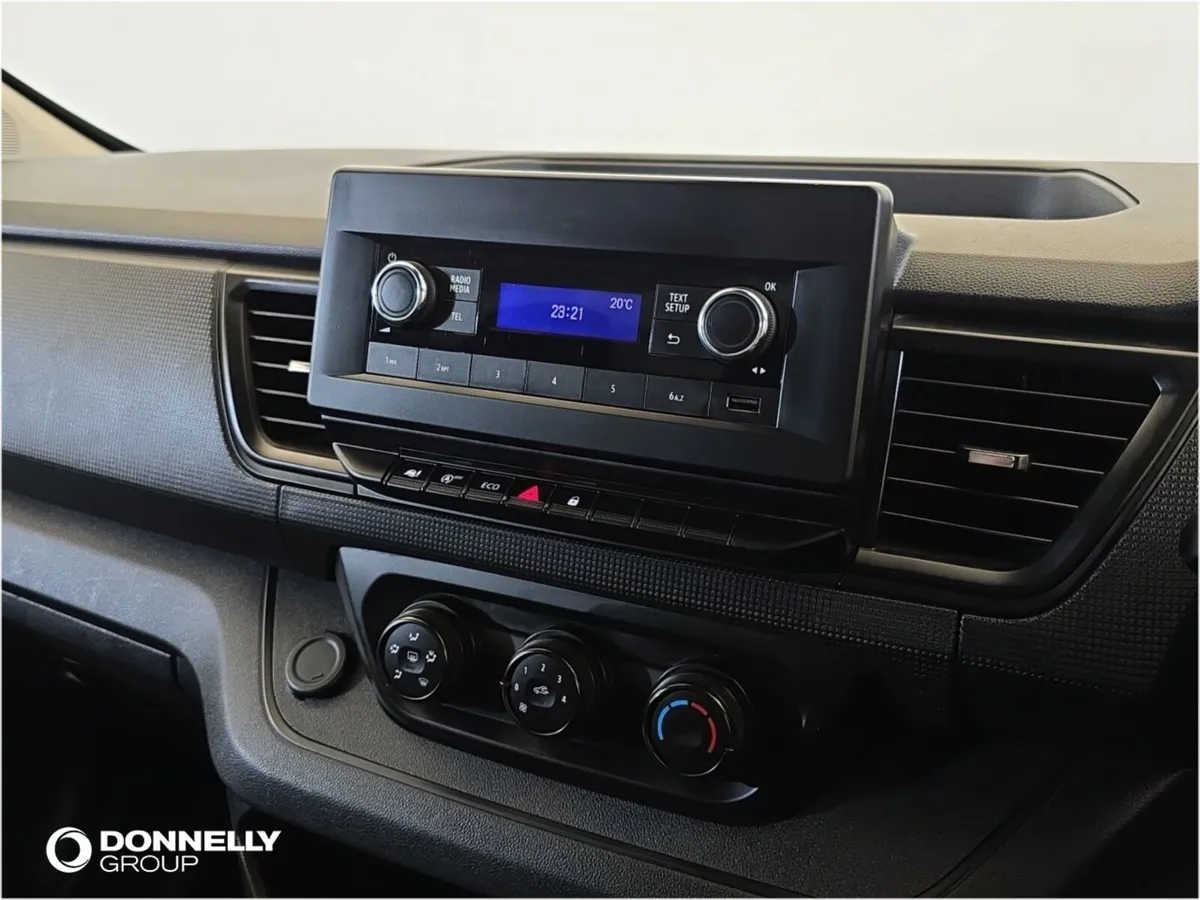 Nissan Primastar 30 L2 Diesel Visia - Image 4