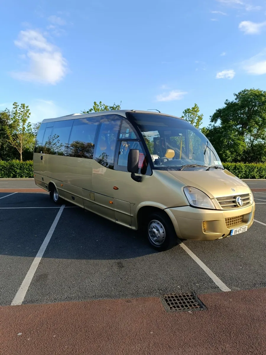 Iveco Daily Wing 24 seater 08 - Image 1