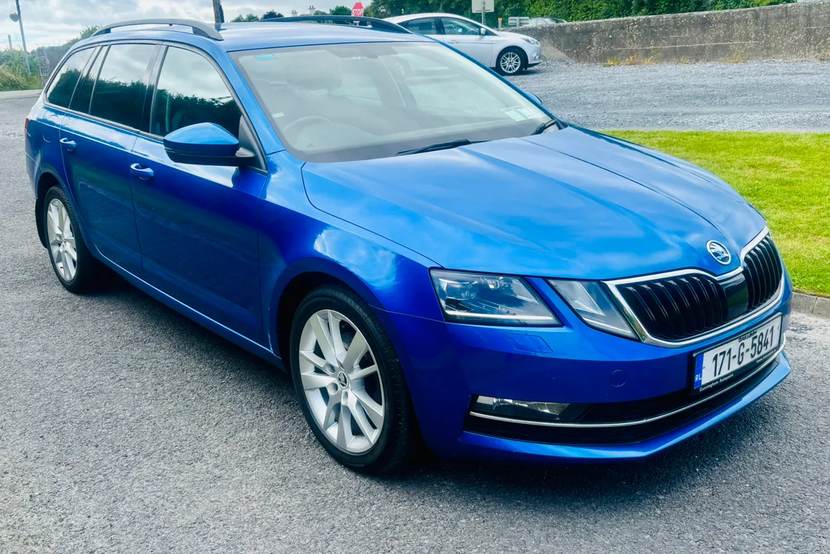 2017 SKODA OCTAVIA ESTATE AUTOMATIC - Image 3
