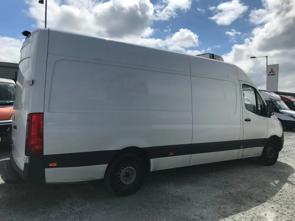 Mercedes Sprinter 2018 Fridge - Image 4