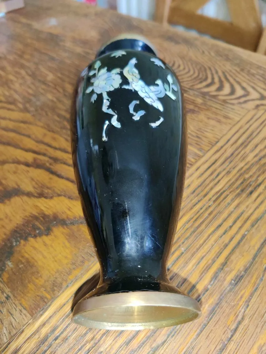 MOTHER OF PEARL, 10"Tall RARE Vintage Vase ! - Image 4