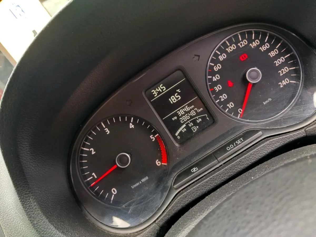 VW polo - Image 2