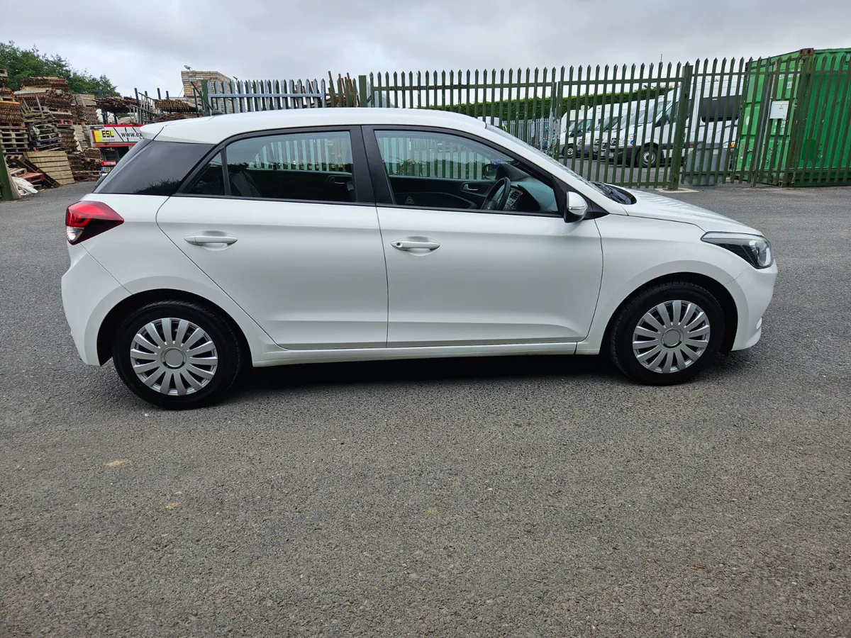 Hyundai i20 2016 1.2 classic - Image 4