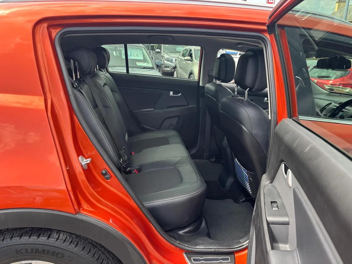 Kia Sportage 2014  TOP  SPEC  JUST  SERVICED - Image 4
